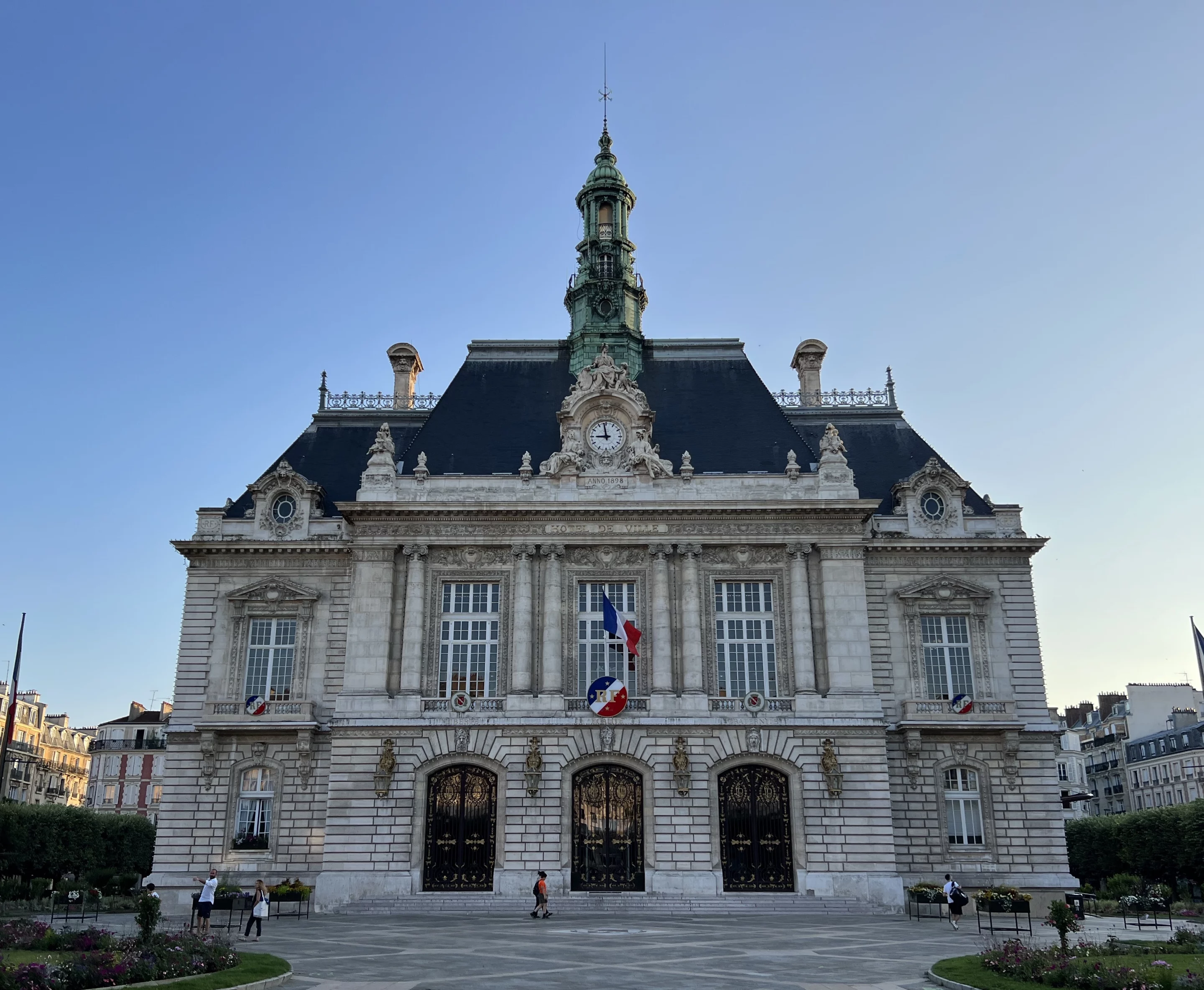 Mairie de Levallois-Perret – commune recherchée de première couronne pour la location immobilière