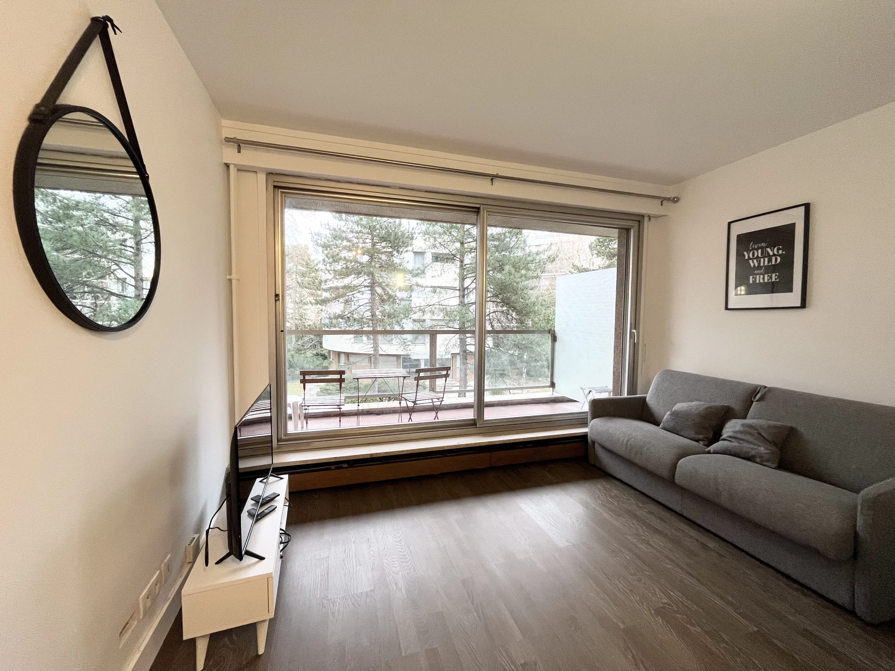 studio-avec-terrasse-a-neuilly-sur-seine-loue-par-providence-immobilier-agence-de-gestion-locative-a-neuilly-sur-seine