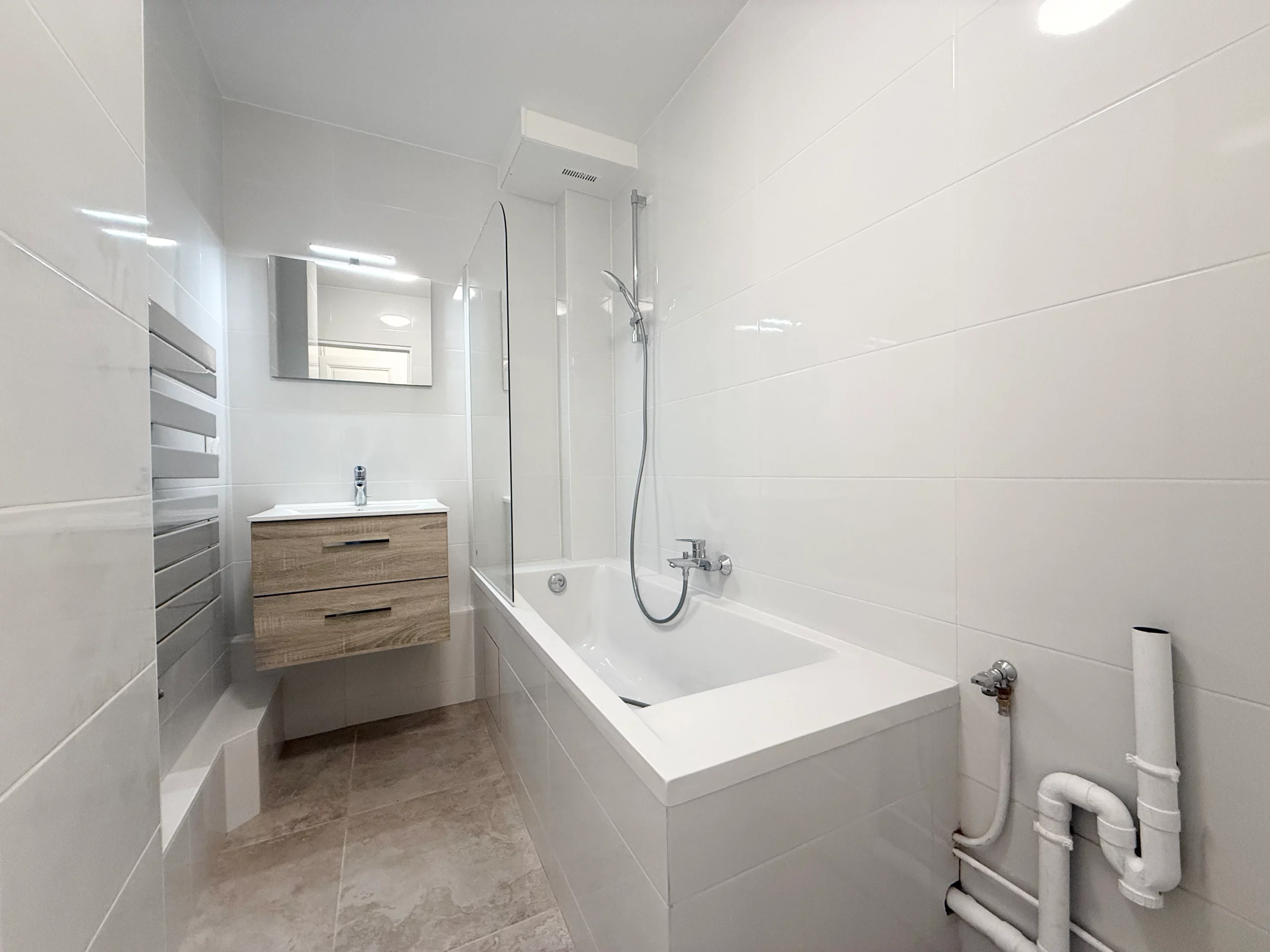 T2-EN-LOCATION-BUTTES-CHAUMONT-chez-Providence-Immobilier