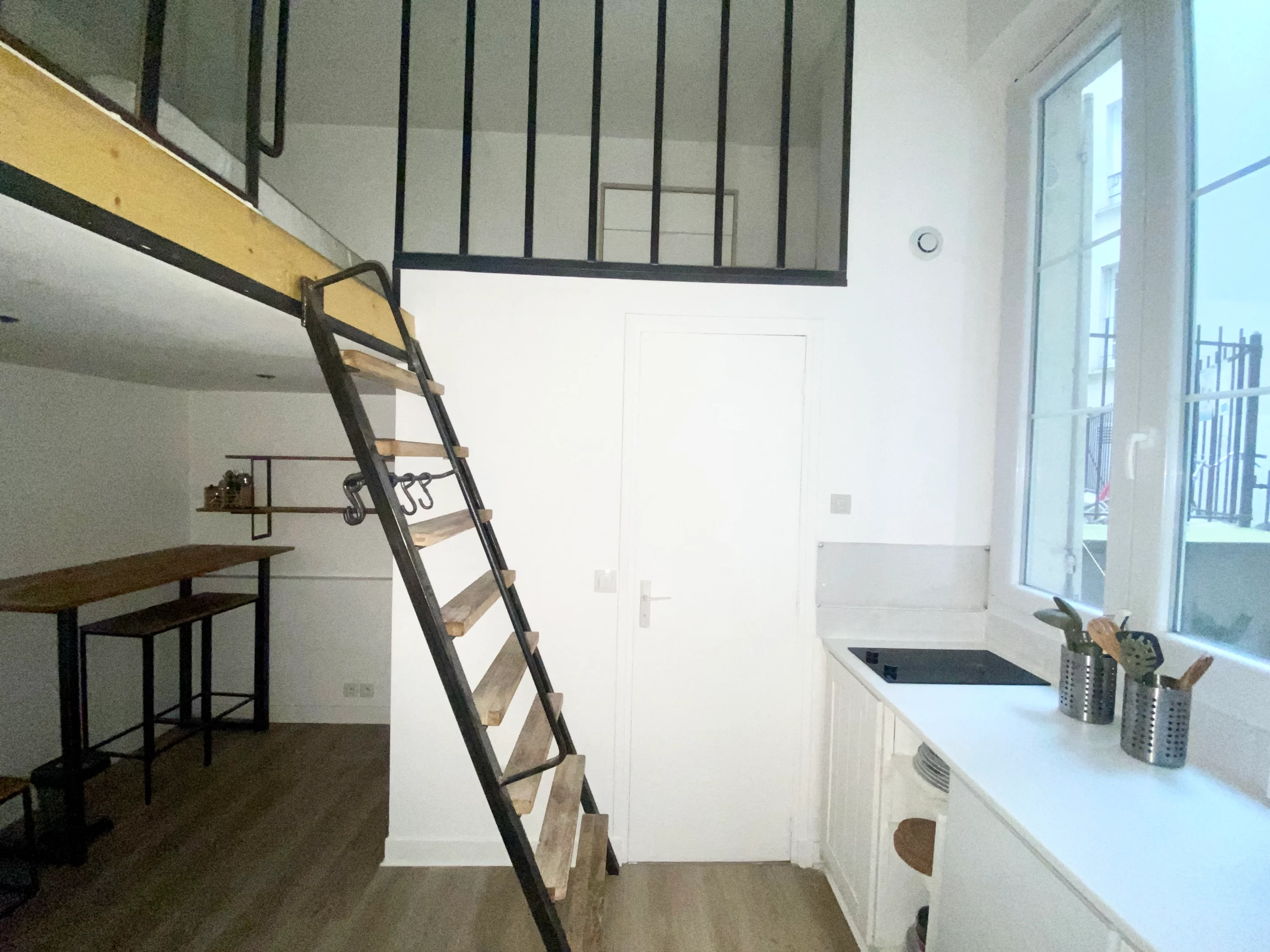 studio-rue-simart-en-location-chez-providence-immobilier-agence-de-gestion-locative-paris-18